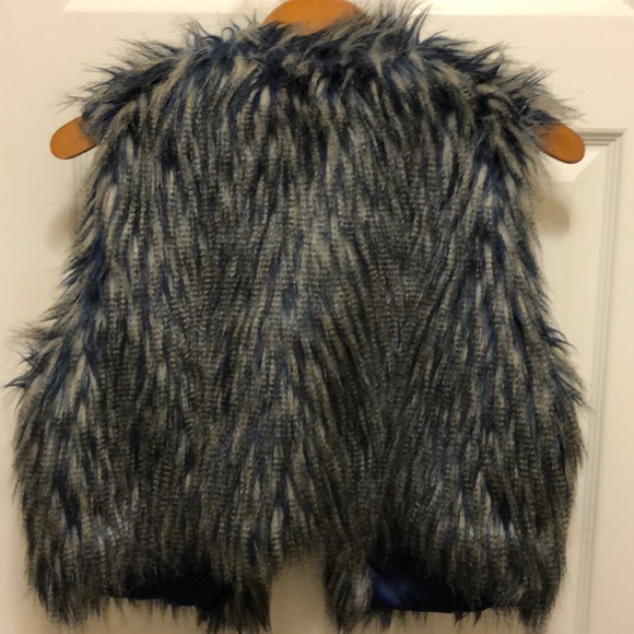 NWOT-Romeo & Juliet Couture faux fur vest - Picture 2 of 8